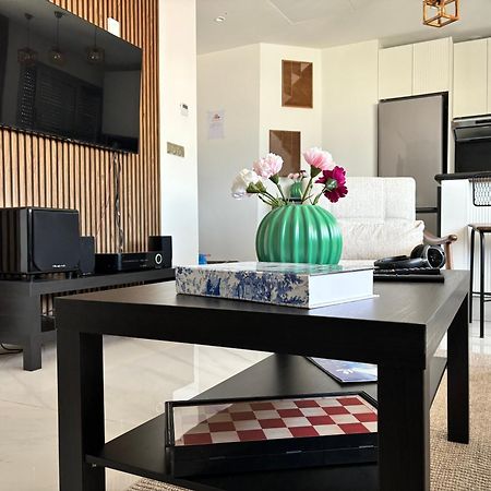 Marina View Residence Luxurious Studio Retreat With Stunning Ocean Views 1 Double Bedroom, 1 Convertible Couch Tânger Exterior foto