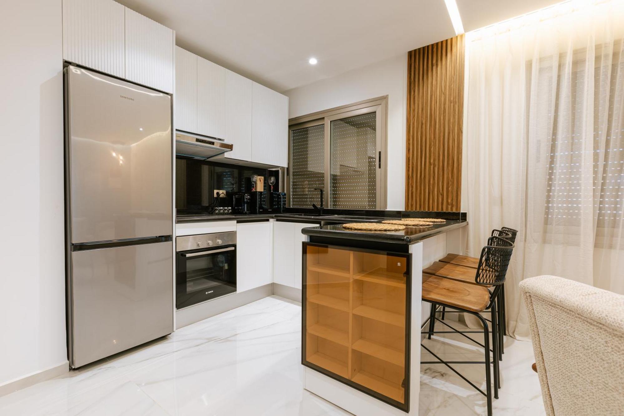 Marina View Residence Luxurious Studio Retreat With Stunning Ocean Views 1 Double Bedroom, 1 Convertible Couch Tânger Exterior foto