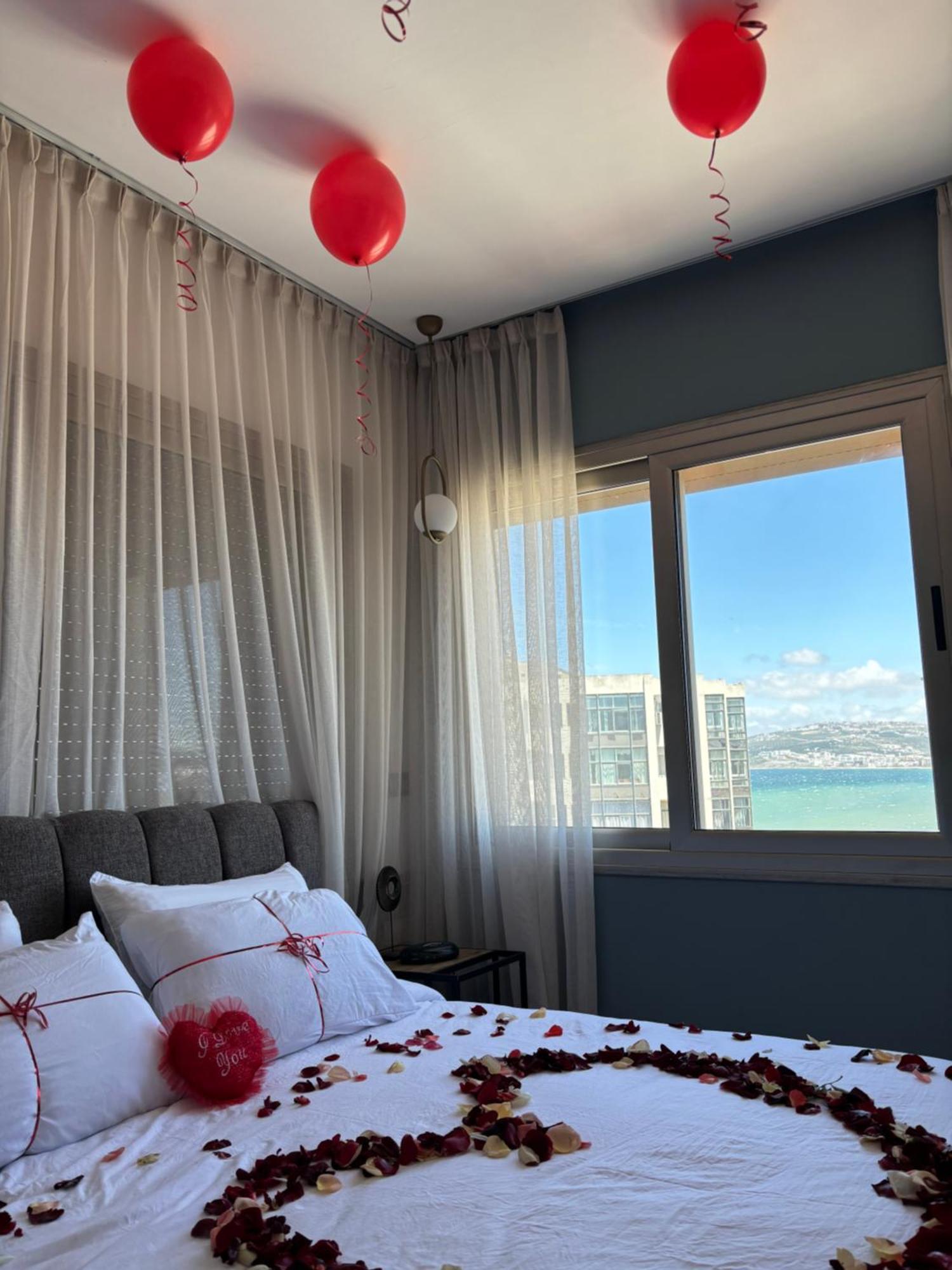 Marina View Residence Luxurious Studio Retreat With Stunning Ocean Views 1 Double Bedroom, 1 Convertible Couch Tânger Exterior foto